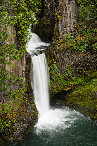 Toketee Falls, Umpqua River, Oregon